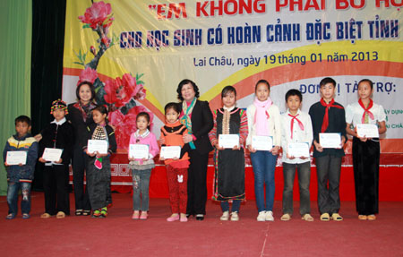 Urgen a atender a personas pobres y alumnos desfavorecidos en Son La